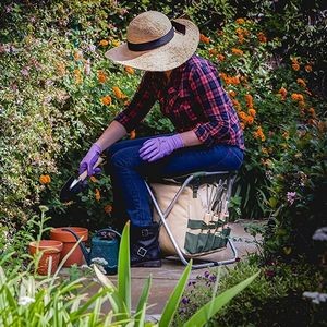 Foldable Stool With Garden Tools Foldable Stool With Garden Tools 4