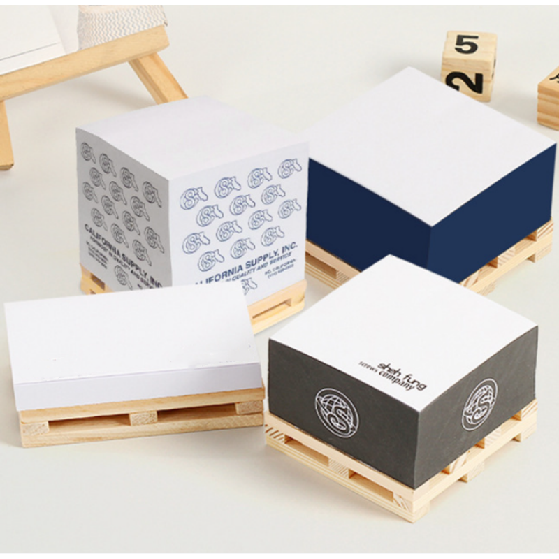 Cube Sticky Note Pad with Wooden Pallet 2