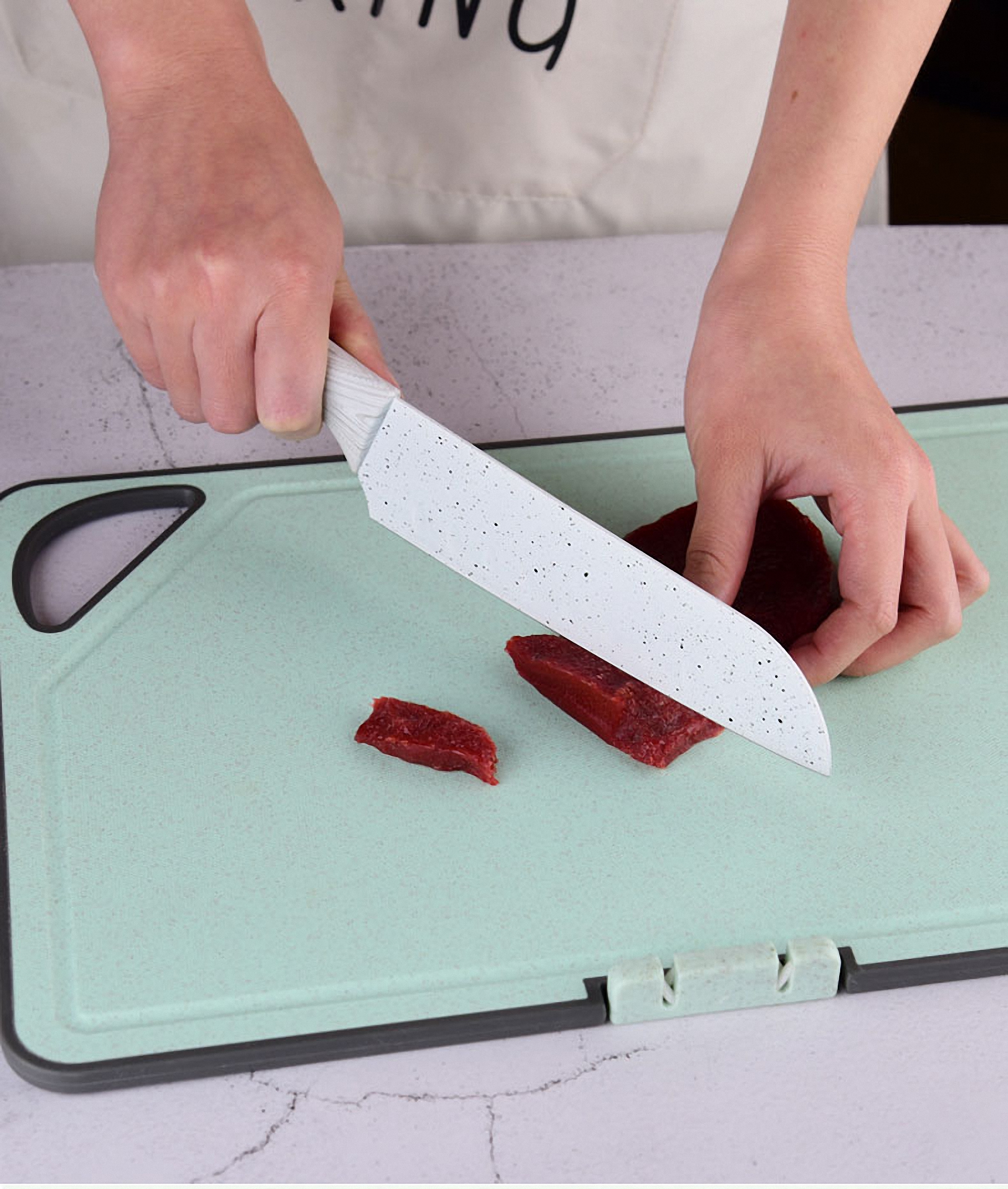 Cutting Board with Built-in Sharpener 6