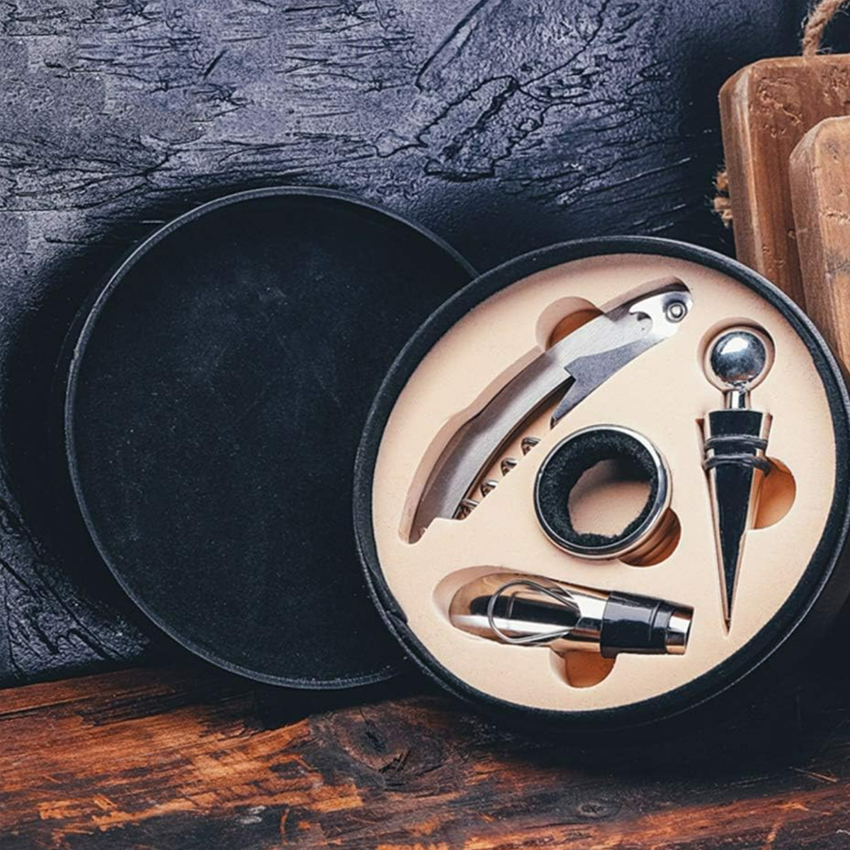 4 Piece Wine Gift Set in Round Leather Case 3