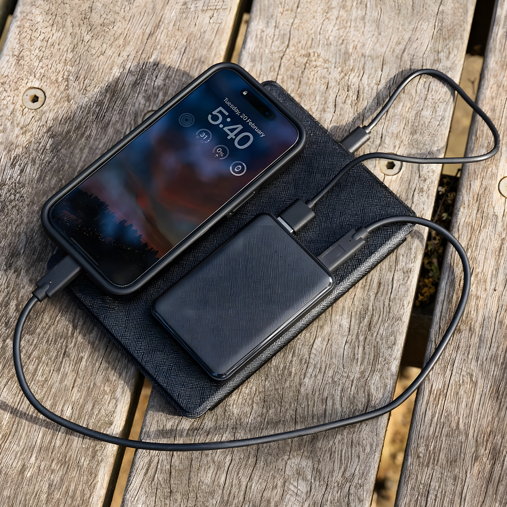 Hermosa 2.1A Output 5000mAh Card Shape Power Bank 1