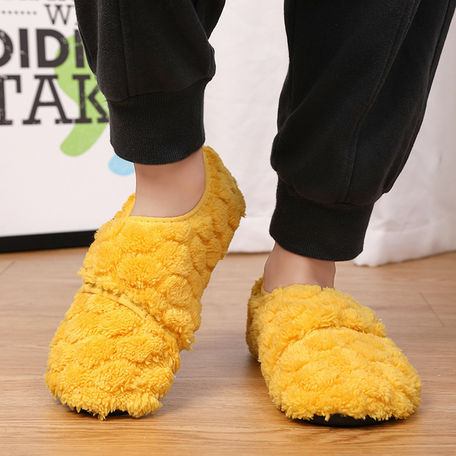 Unisex Plush Round Toe Non-Slip Indoor Slippers 9