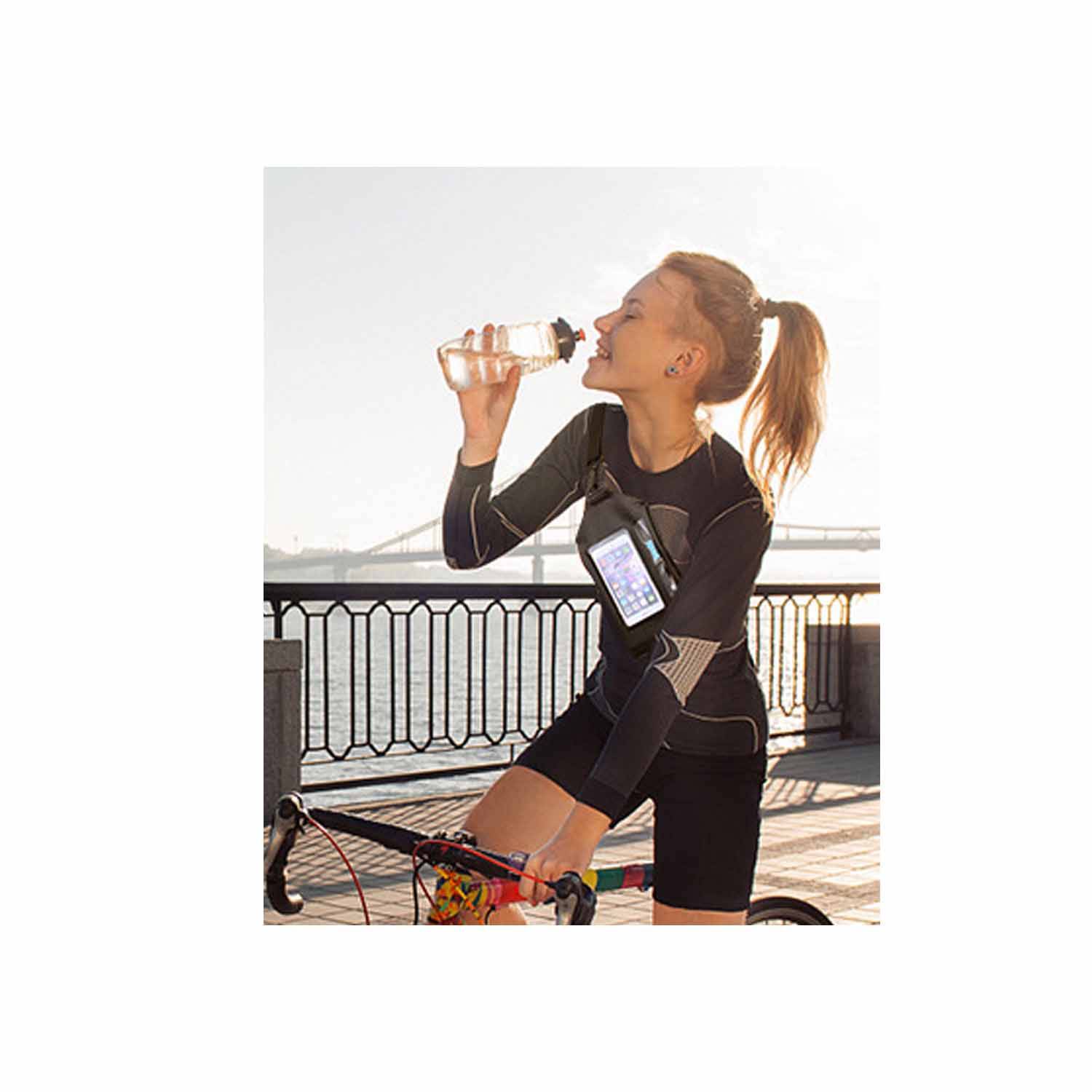 Sports waterproof touchscreen chest bag 2