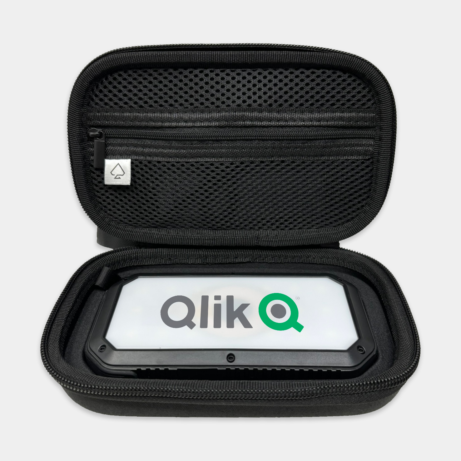 Solar Qi 2 - Eco Sustainable Solar Power Bank 3