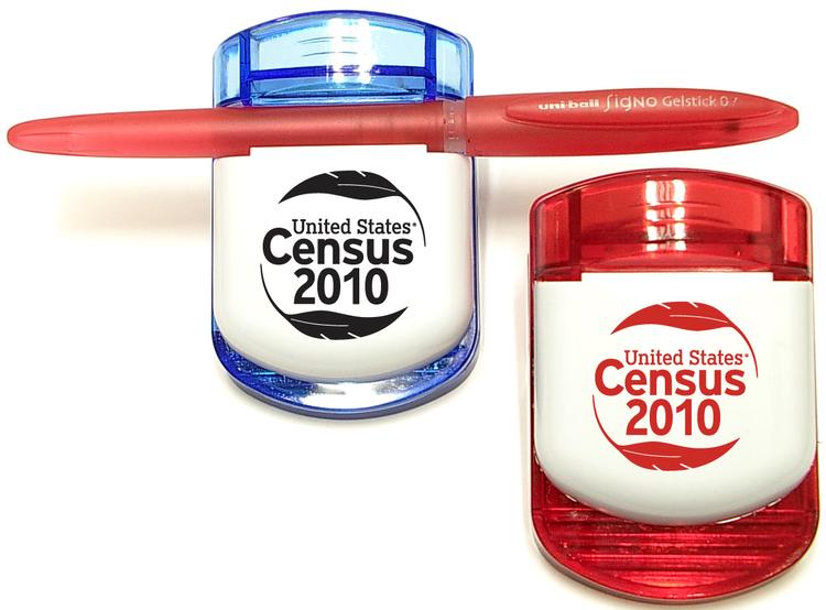 Jumbo size magnetic memo clip with pen holder