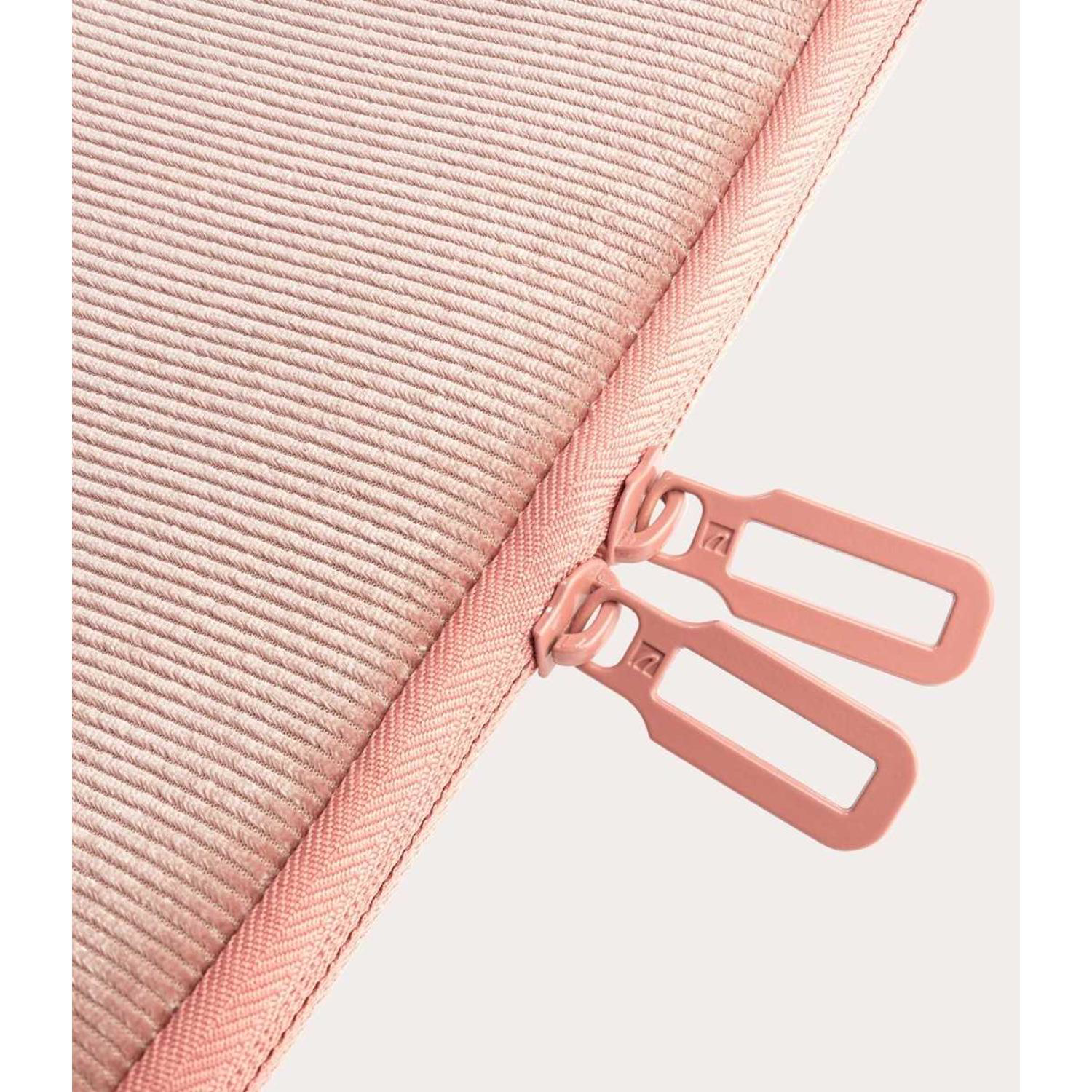 TUCANO® - Italy VELLUTO Anti-Slip Executive Business 16" Laptop Sleeve 5