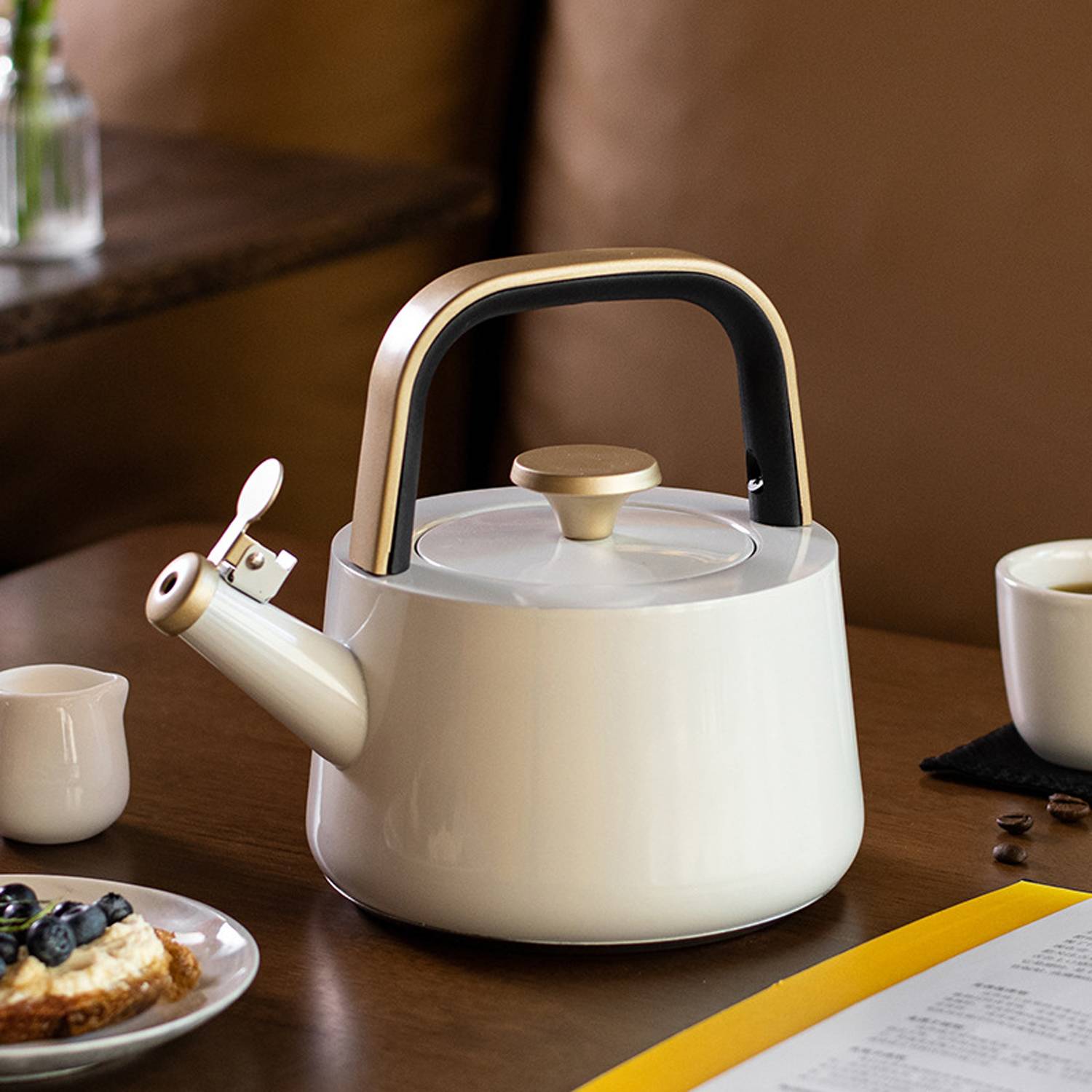 61oz Flat Bottom Stainless Steel Whistling Kettle 10
