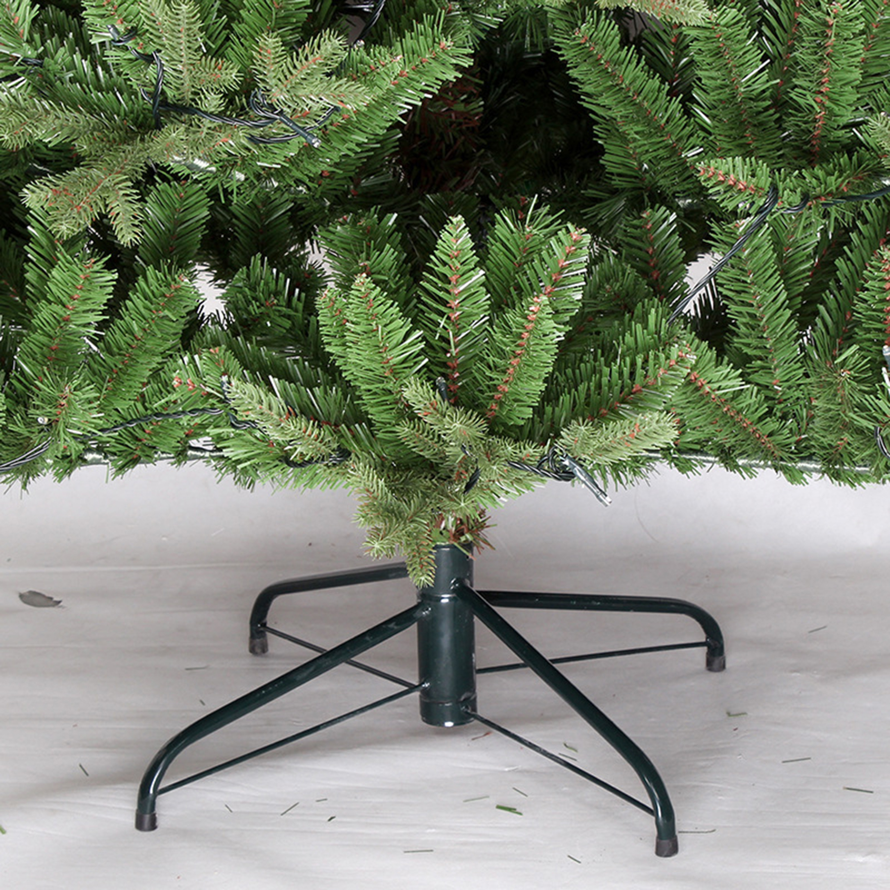 Artificial Christmas Tree for Holiday Decoration 2