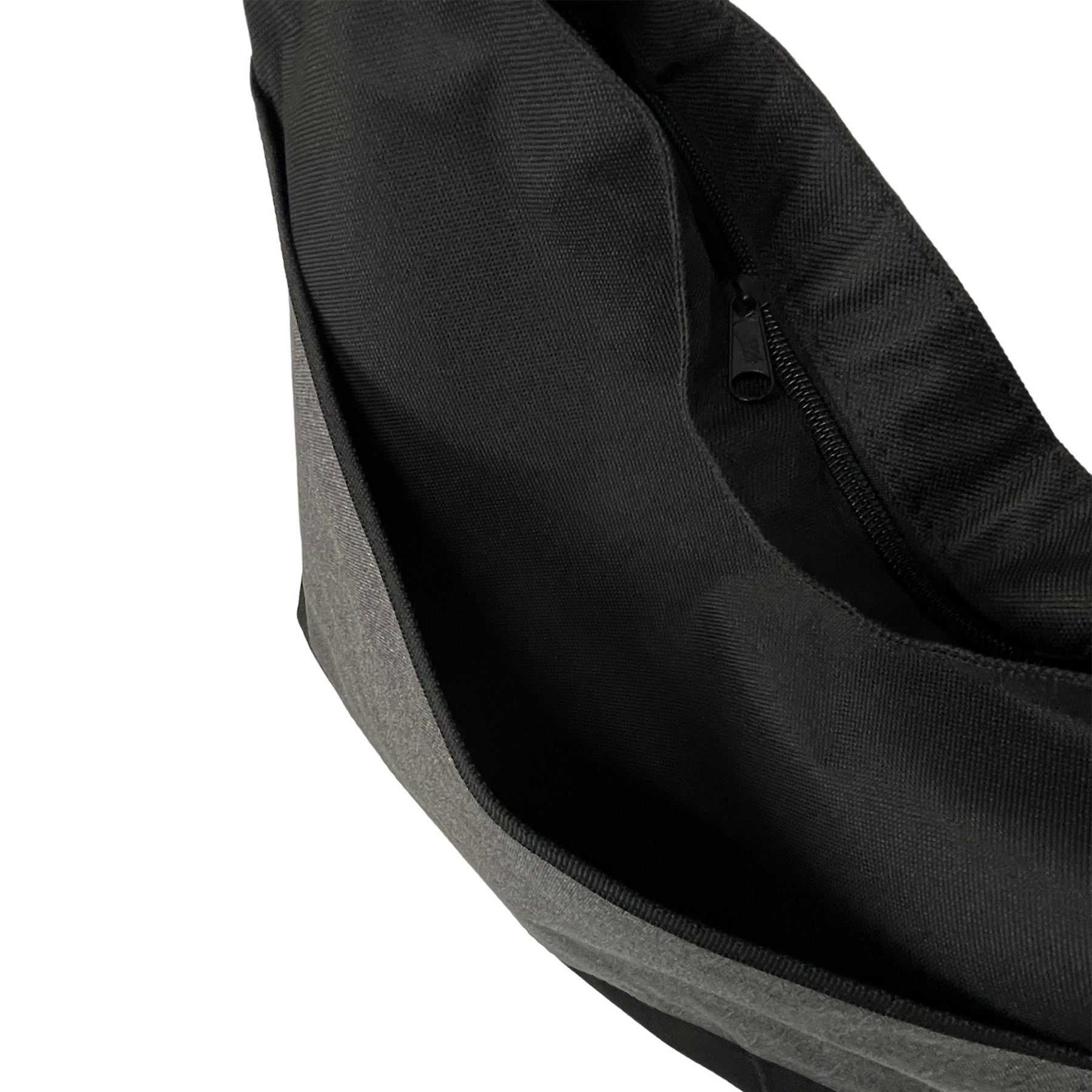 Two-Tone Zippered Tote Bag With Front Pocket 1