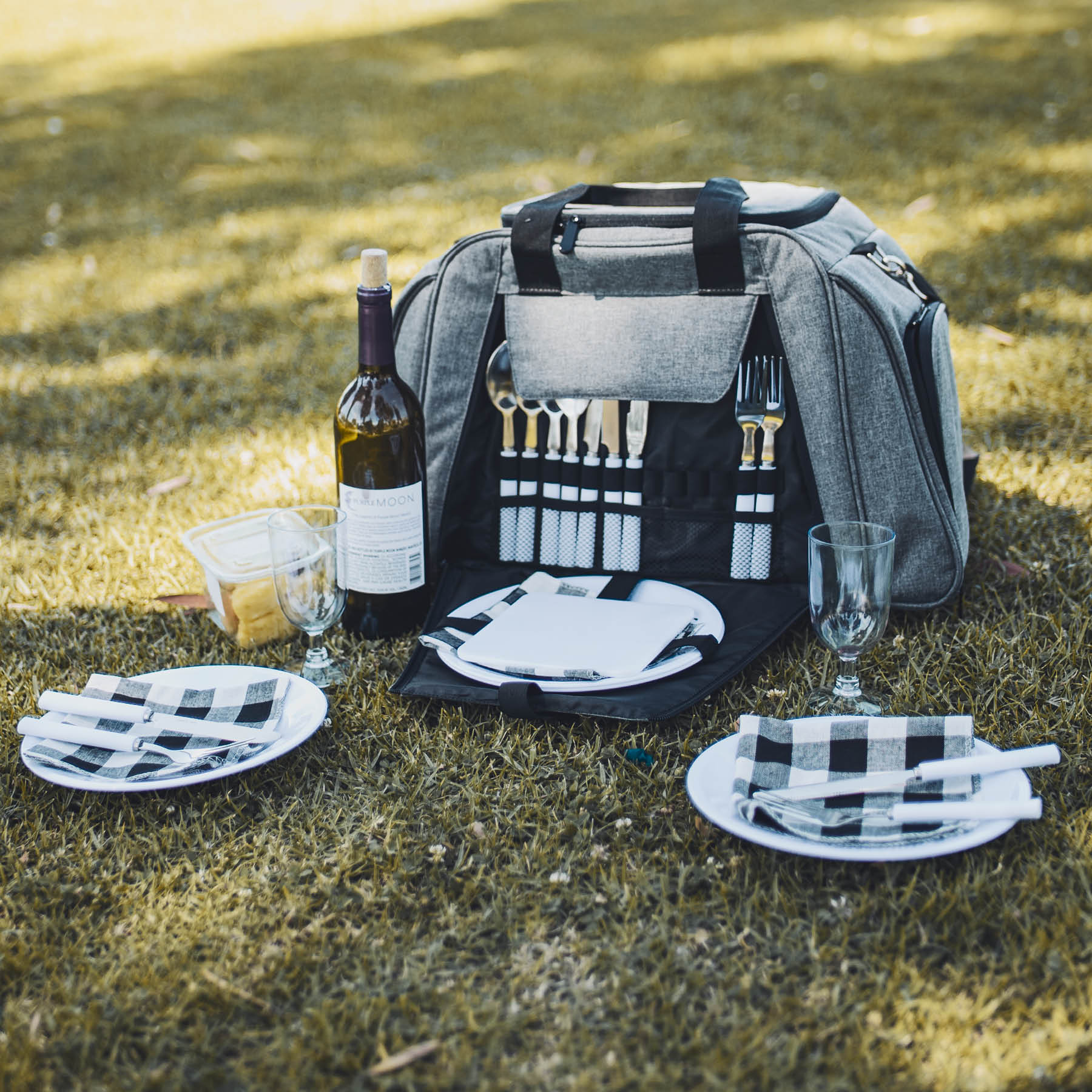 Genoa 4 Person Picnic Duffel Cooler Bag 5
