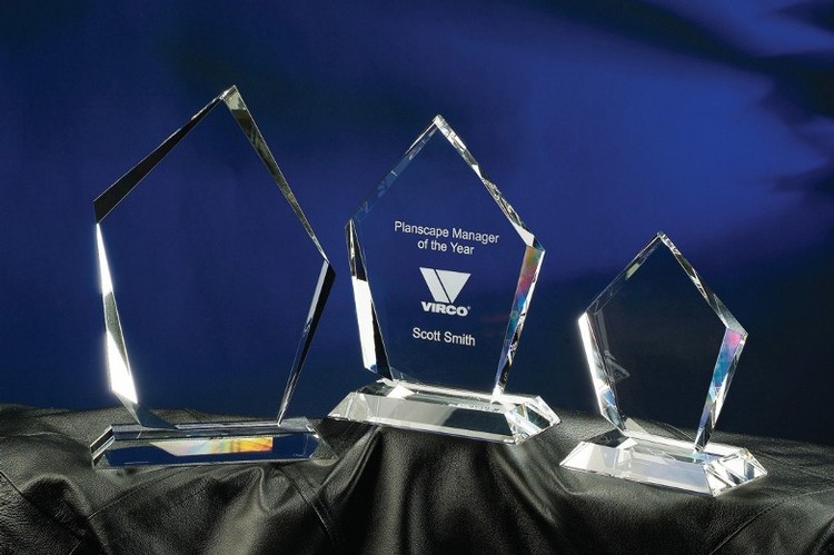Contemporary Vistas Crystal Summit Award 2