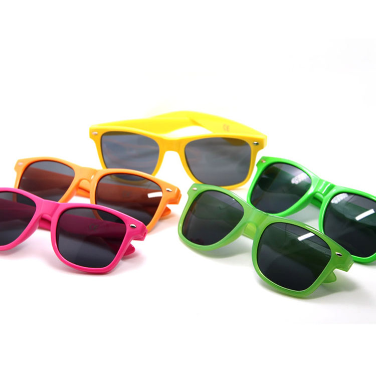 Solid Color Classic Sunglasses