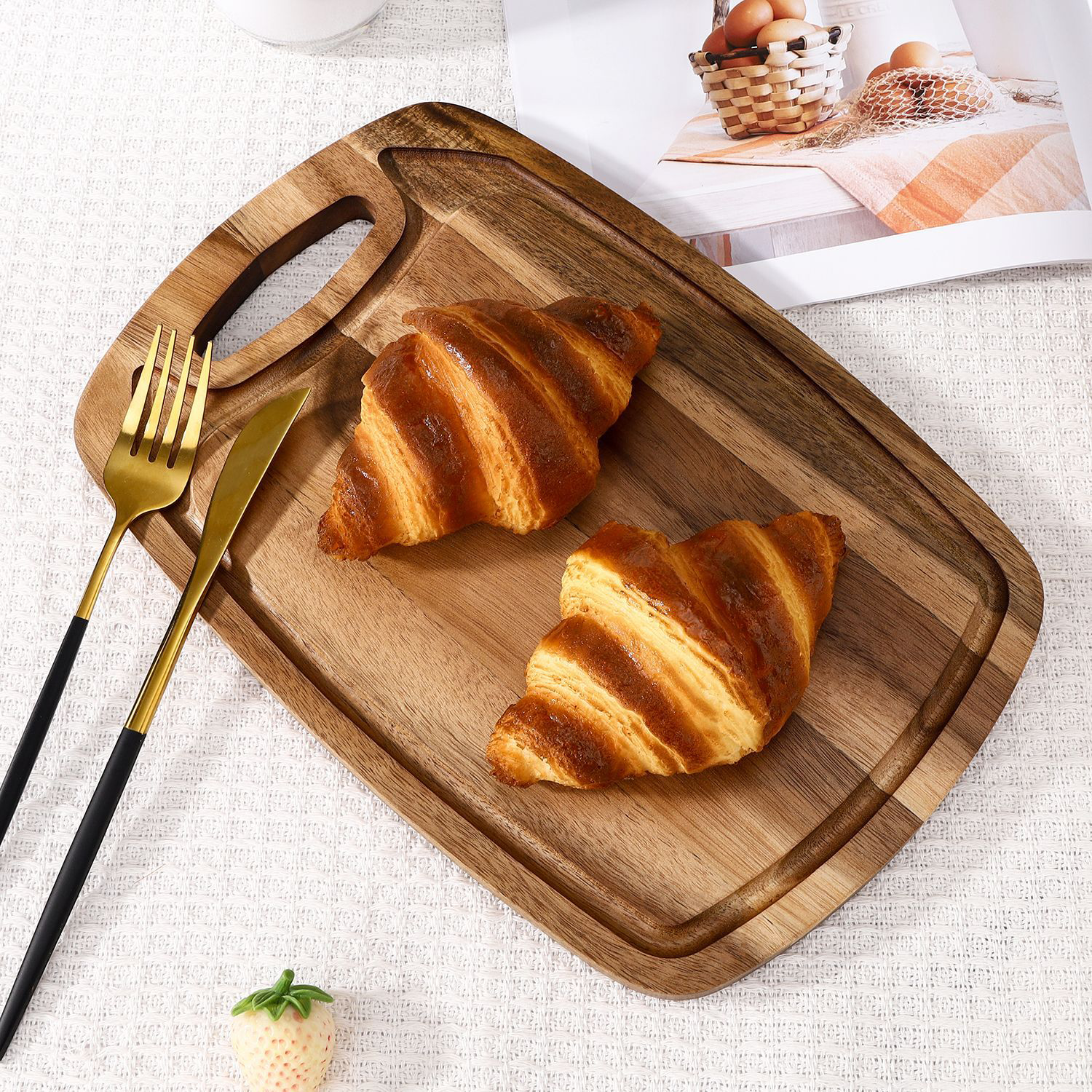 Eco-friendly Natural Acacia Wood Slot Cutting Board 4