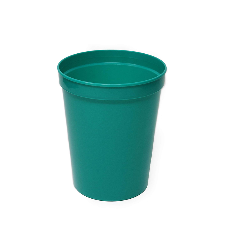8 oz. Christmas Party Cup 18