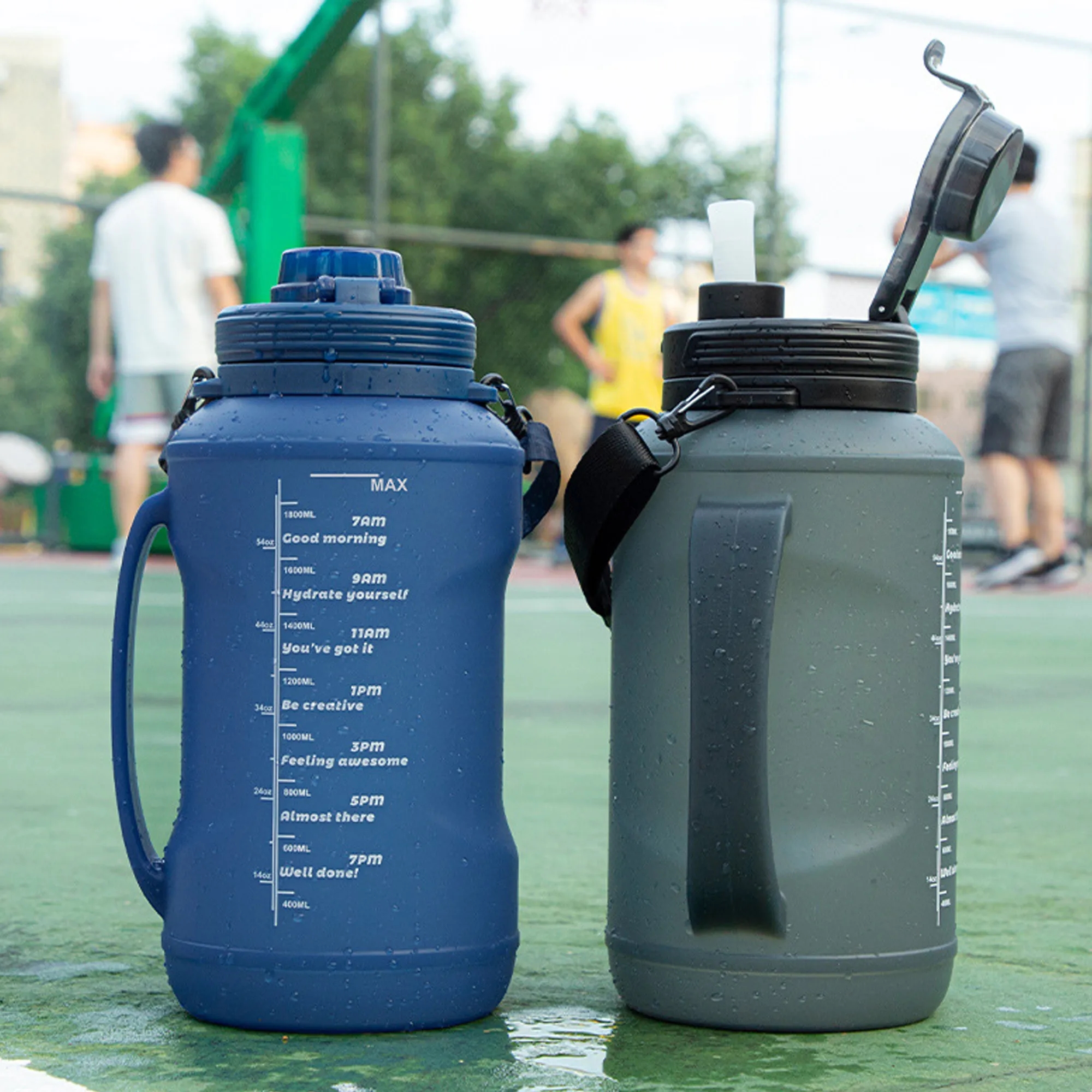 66oz Collapsible Silicone Water Bottle 2