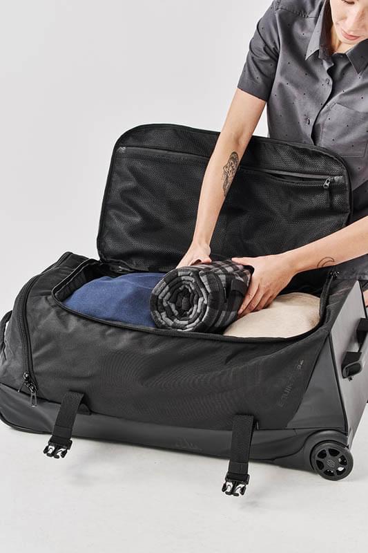 Stormtech Equinox Rolling Duffel Bag 82 4