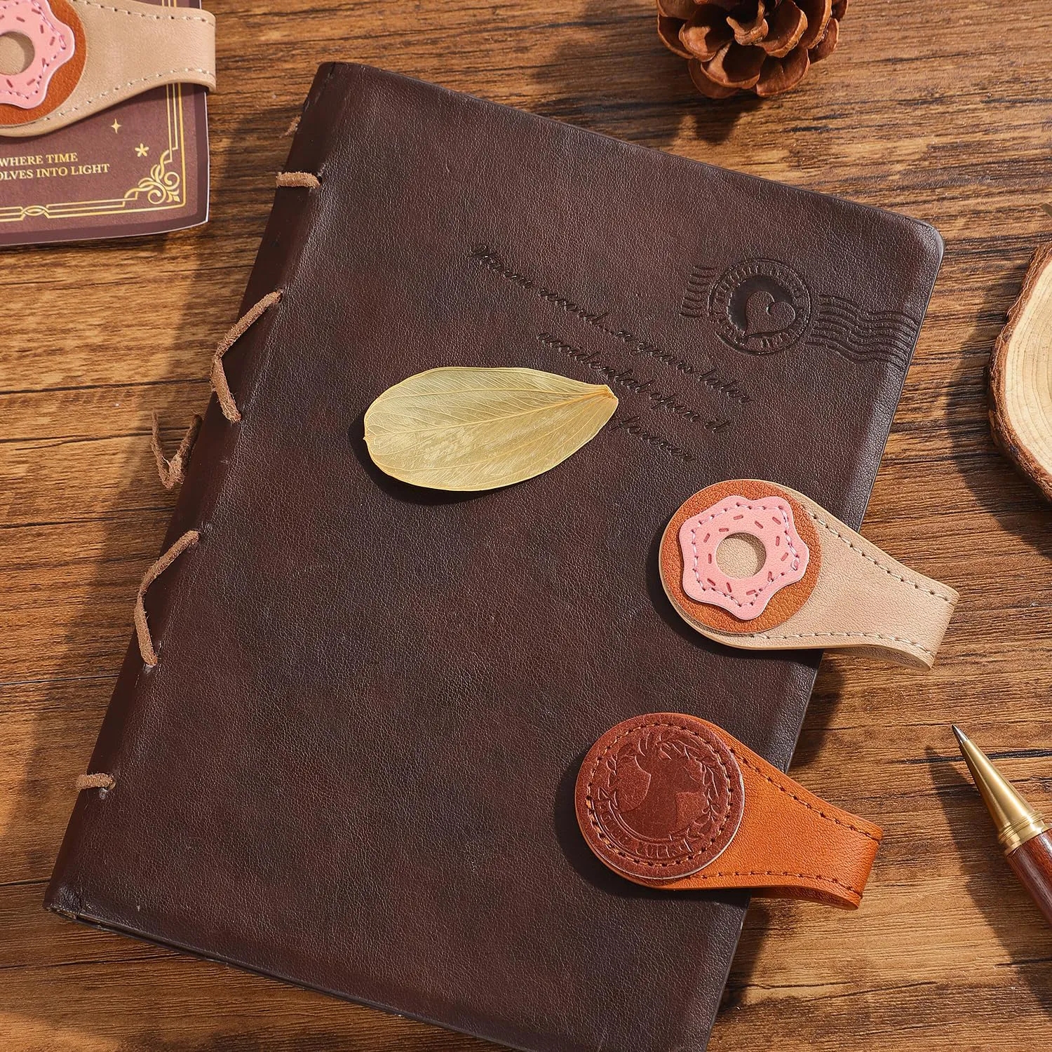 Wholesale Magnetic Leather Bookmark Clips 7