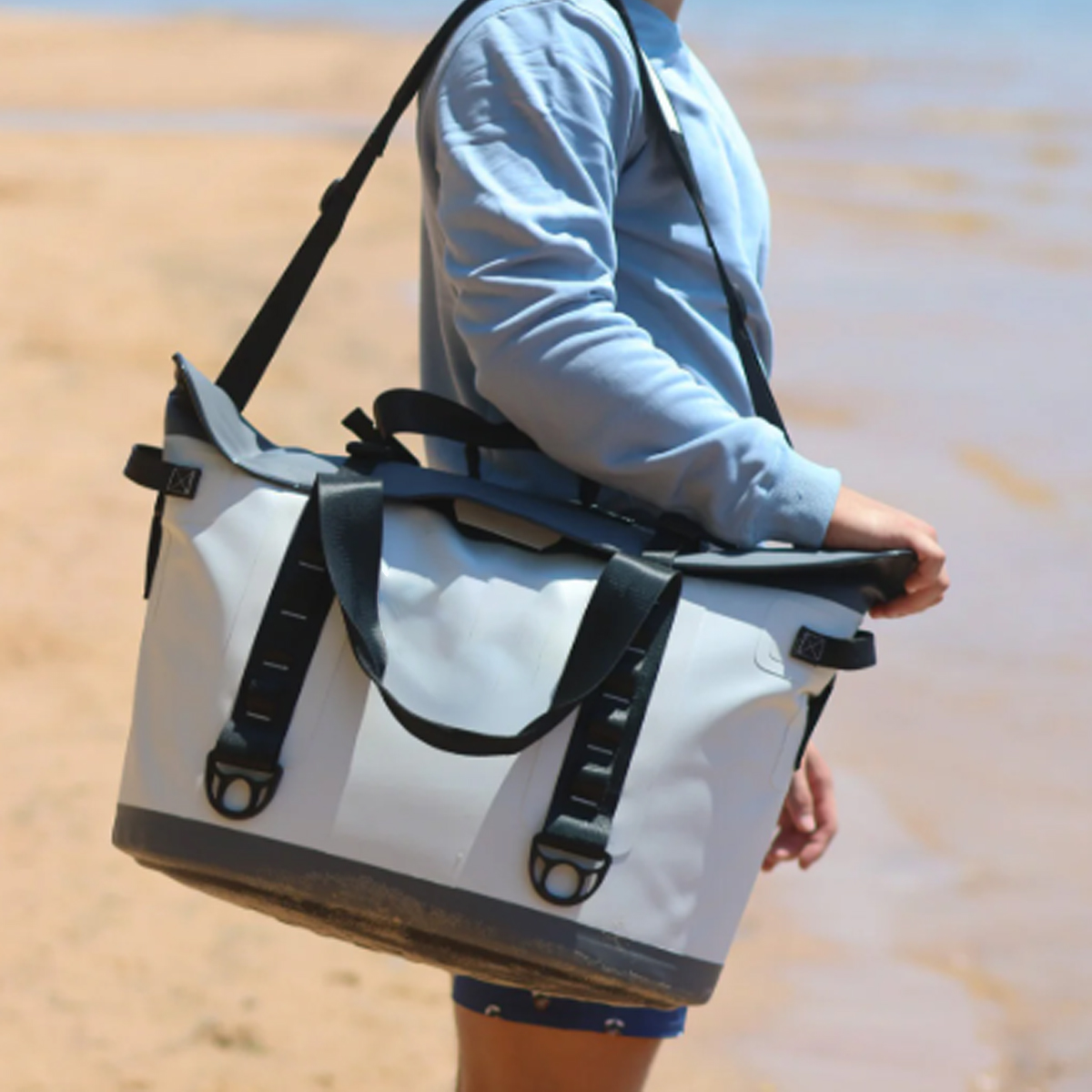 30L Heavy Duty Waterproof Cooler Tote Bag for Outdoor Use 2