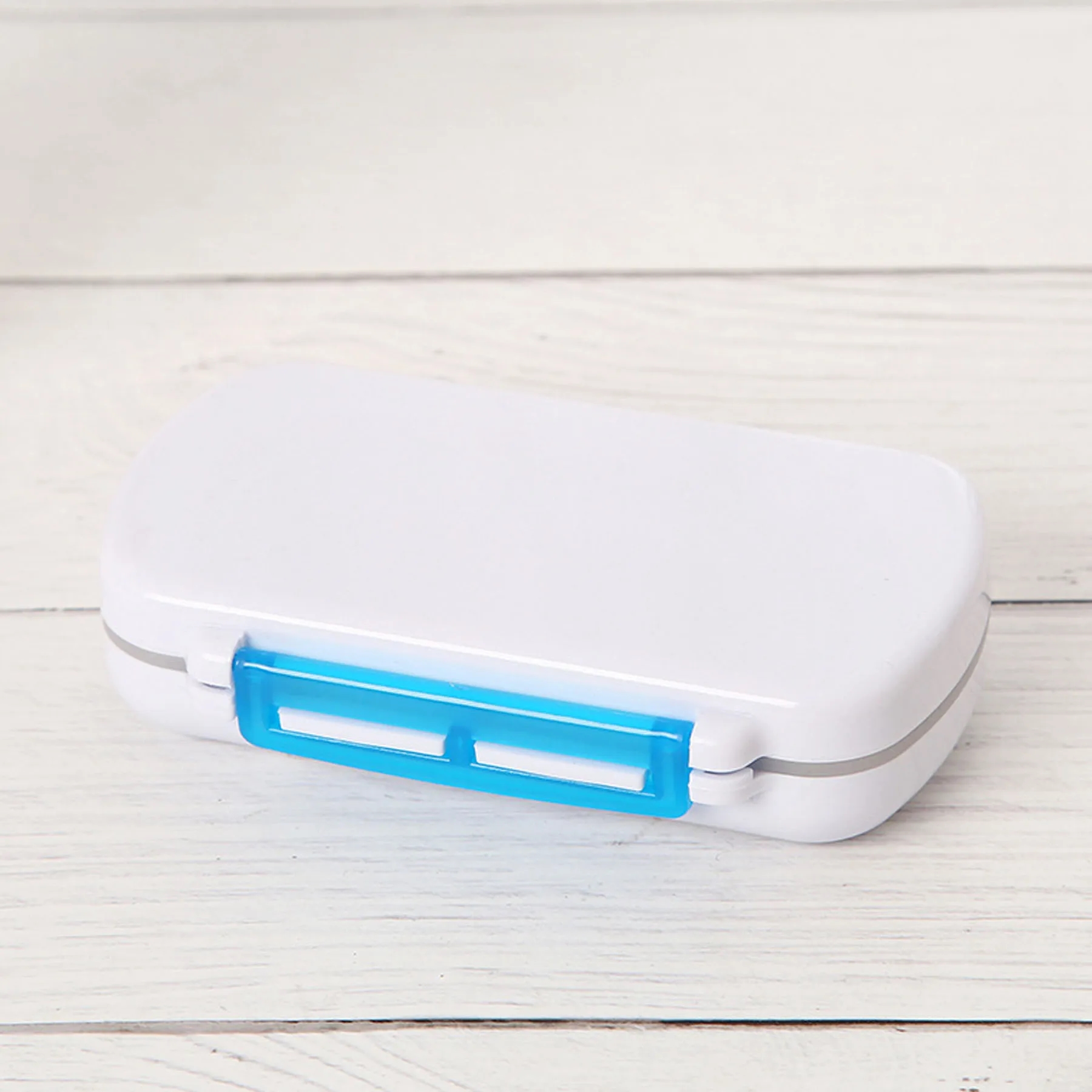 Portable Pill Box With Independent Compartments 3