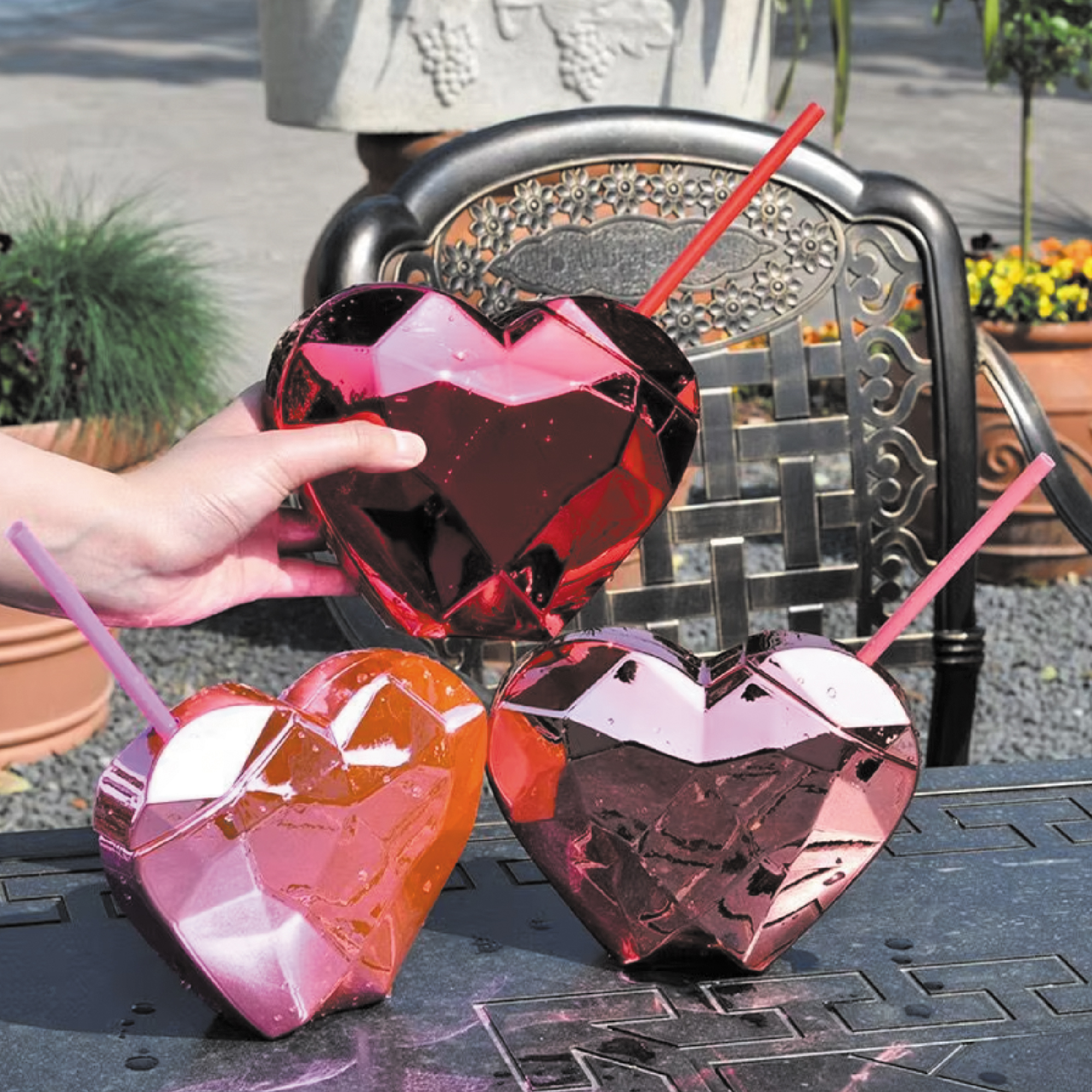 20Oz Plastic Cocktail Heart Shaped Tumbler DiscoBall Cup with Straw and Lid 3