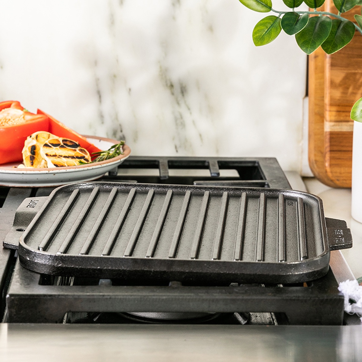Lodge® 10.5" Cast Iron Reversible Grill / Griddle 30