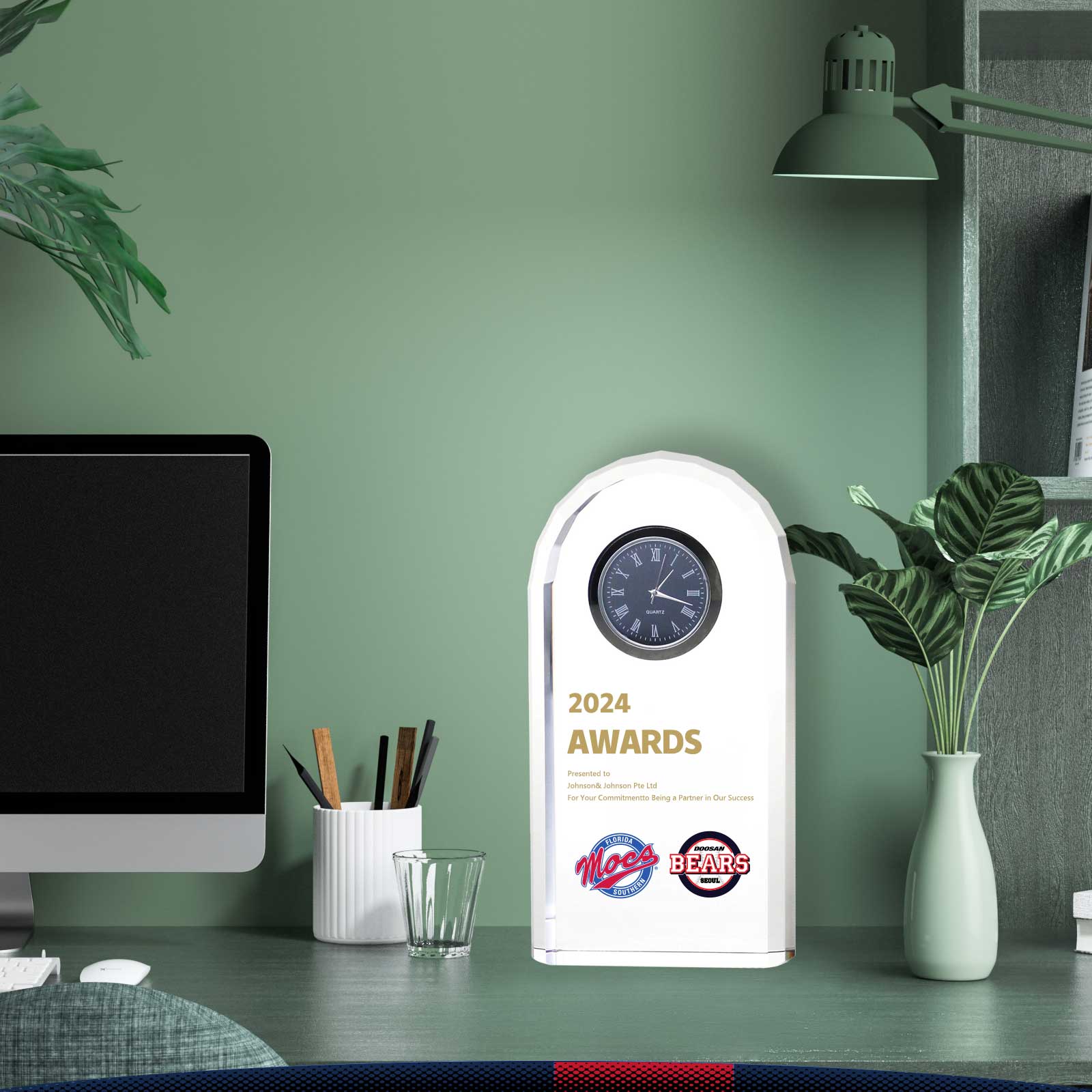 Qulify Arch Clock Award 4