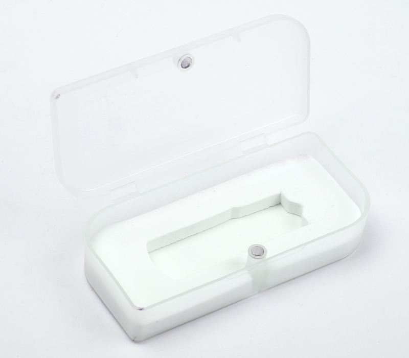 USB Accessory: Clear Plastic Case 1