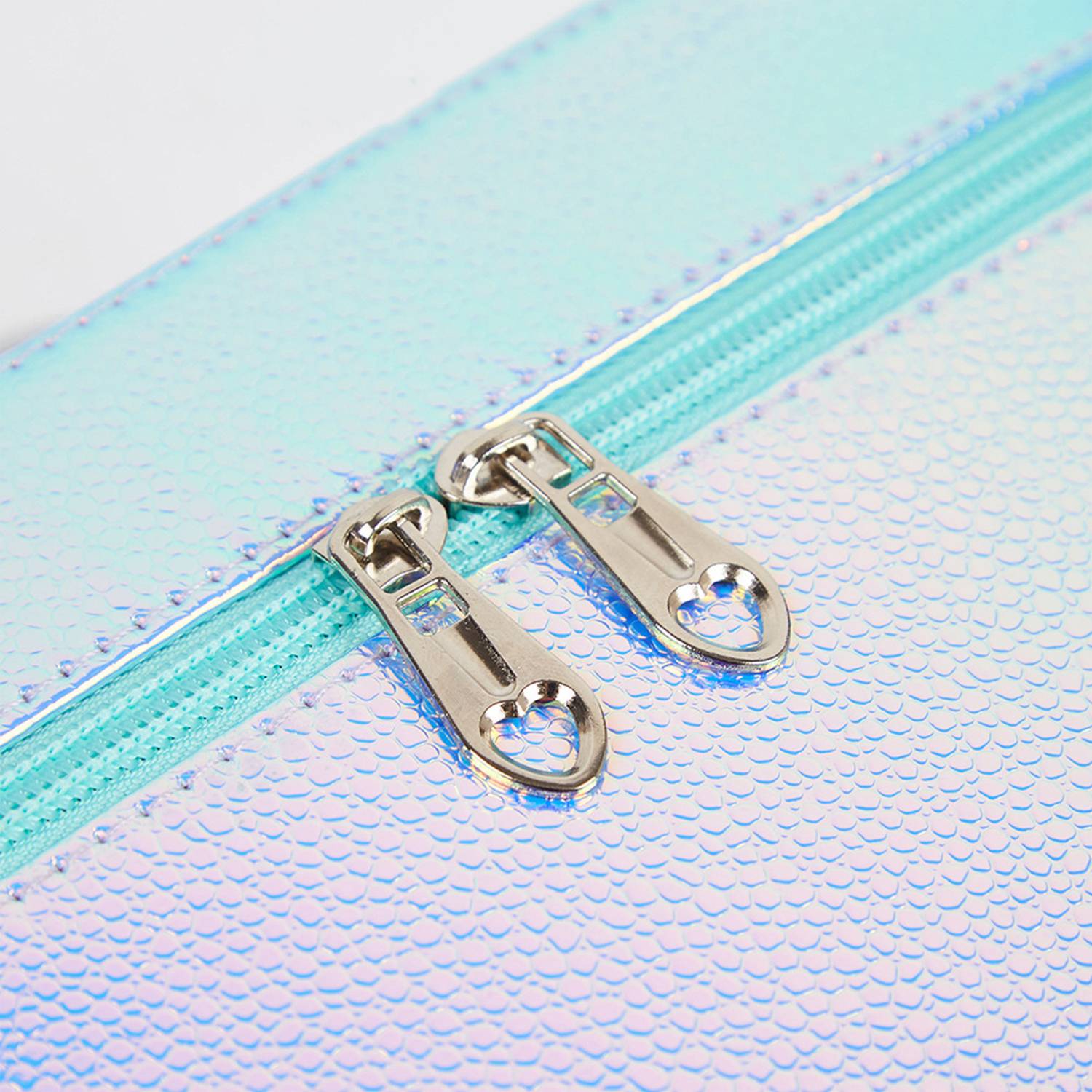 Women's travel toiletries, accessories, makeup bags 1