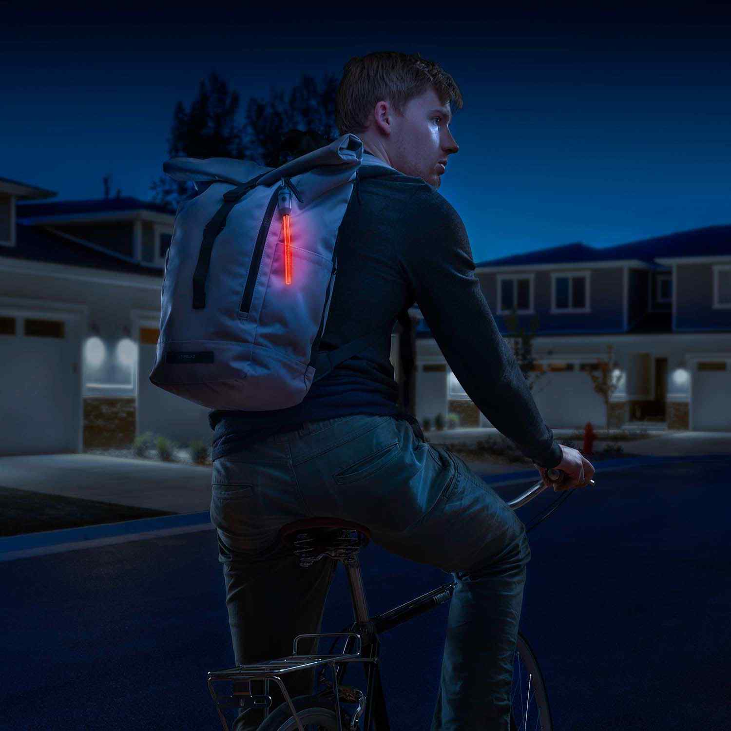 NITE IZE® RADIANT® RECHARGEABLE LED GLOW STICK 5