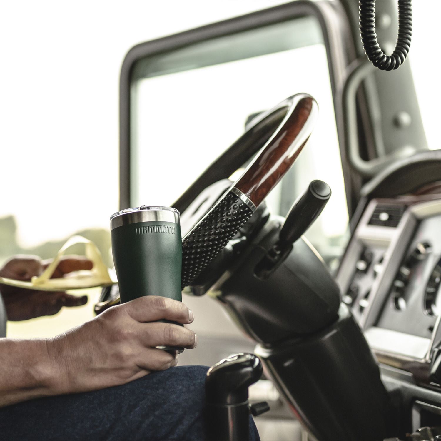 Mammoth® Rover Tumbler 30 oz 7