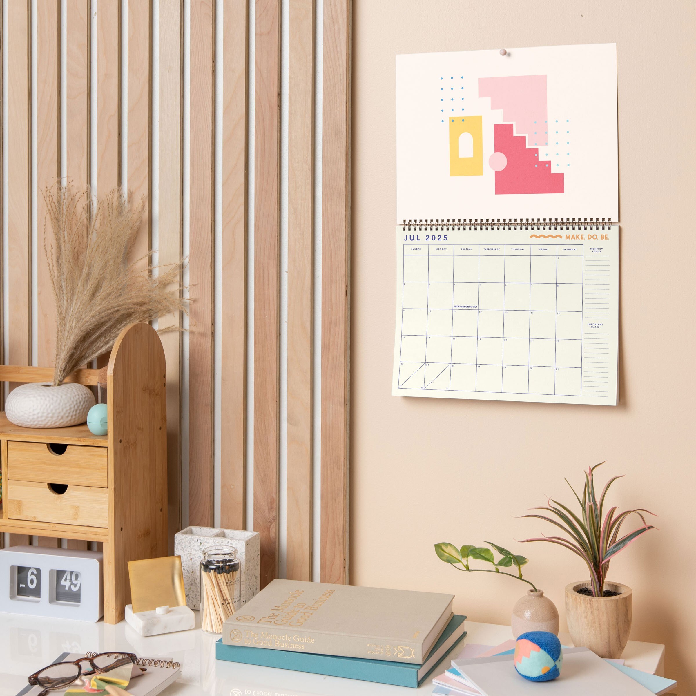 CALENDAR - LARGE - HORIZONTAL - TEXT WEIGHT WITH COLOR GUTS 3