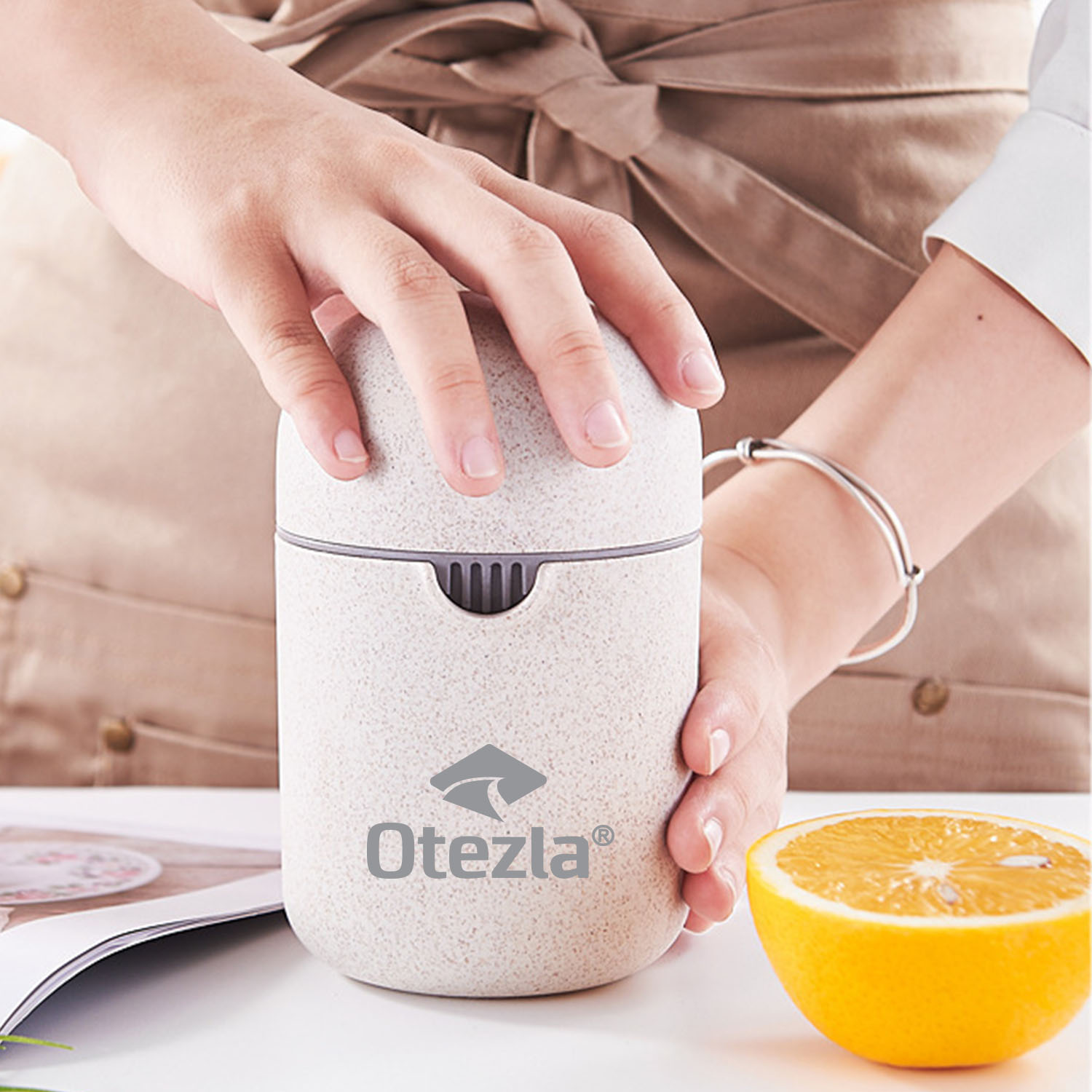 Manual Fruit Juicer 5