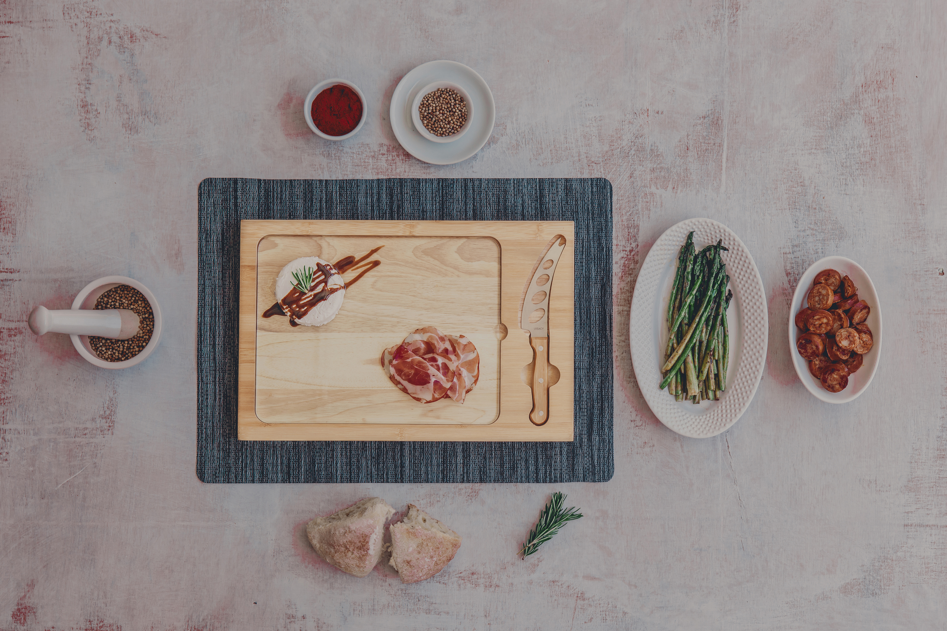 Icon Glass Top Cutting Board & Knife Set 4