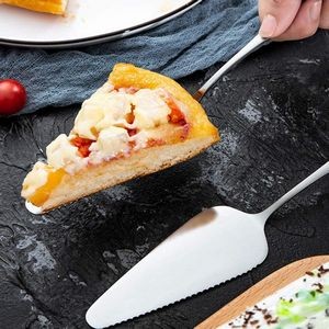Triangle Serrated Cake Spatula Cutter 21
