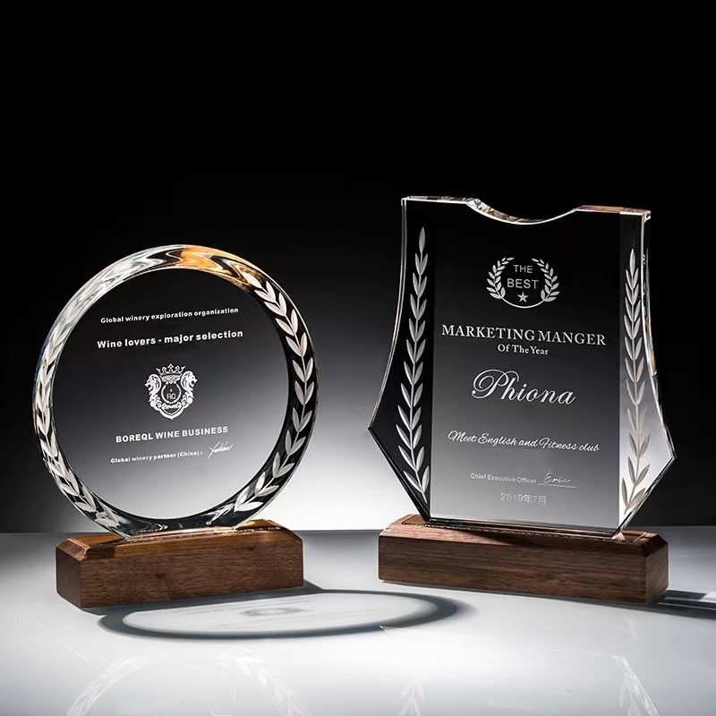 Round Shaped Crystal Trophy 3