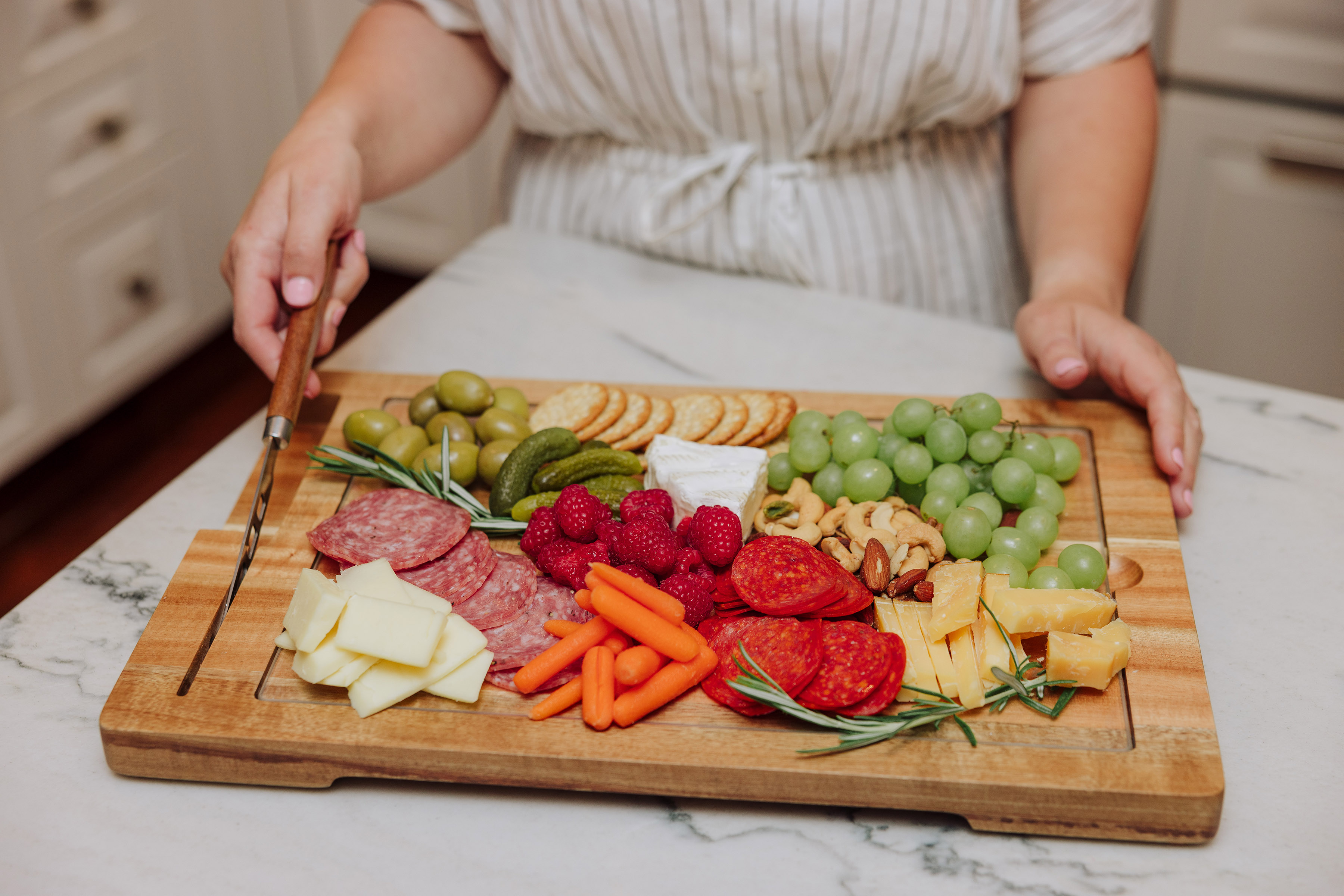 Ventana Tempered Glass and Acacia Cheese Board and Knife Set 3
